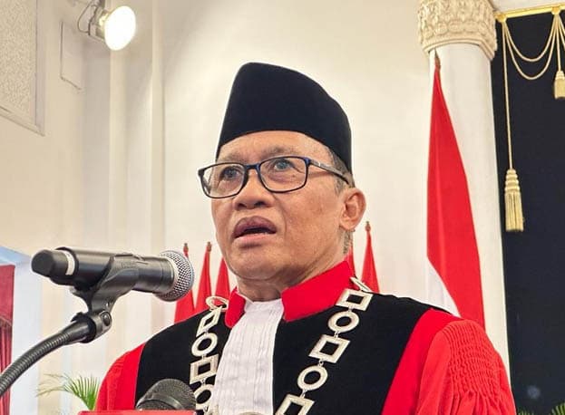 ridwan_mansyur_dilantik_jadi_hakim_mk_anwar_usman_tak_hadir