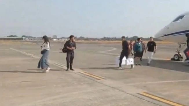 riuh_kaesang_gunakan_jet_pribadi_pengamat_kpk_harus_investigasi