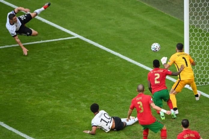 robin_gosens_tampil_cemerlang_jerman_tumbangkan_portugal_4_2