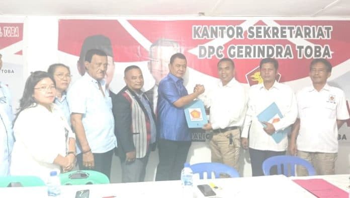 robinson_sabaruddin_daftar_calon_bupati_wakil_bupati_toba_ke_partai_gerindra