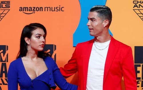 ronaldo_georgina_berduka_seorang_bayi_kembarnya_meninggal_dunia