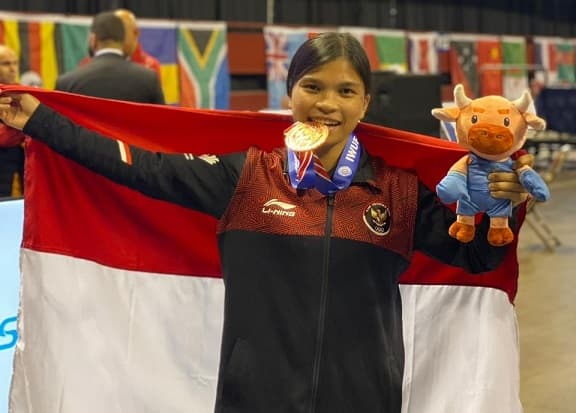 rosa_malau_atlet_wushu_asal_samosir_yang_mendunia