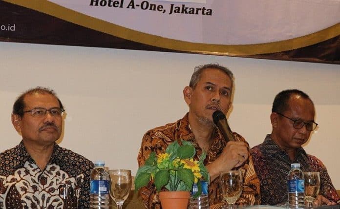 rp85_triliun_valas_dana_haji_bukan_untuk_memperkuat_rupiah