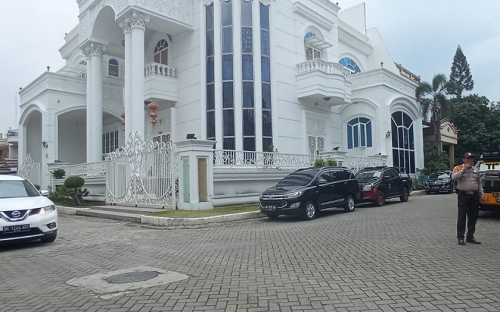 rumah_bandar_judi_online_di_cemara_asri_digeledah_polda_sumut