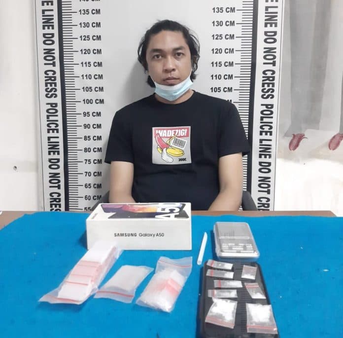 rumah_digerebek_penjual_sabu_di_siantar_diringkus
