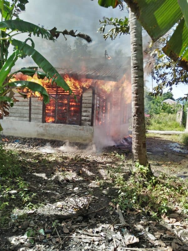 rumah_dilalap_api_wanita_70_tahun_tewas_terbakar