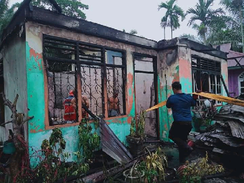 rumah_pedagang_kelapa_muda_di_batu_bara_ludes_dilalap_si_jago_merah