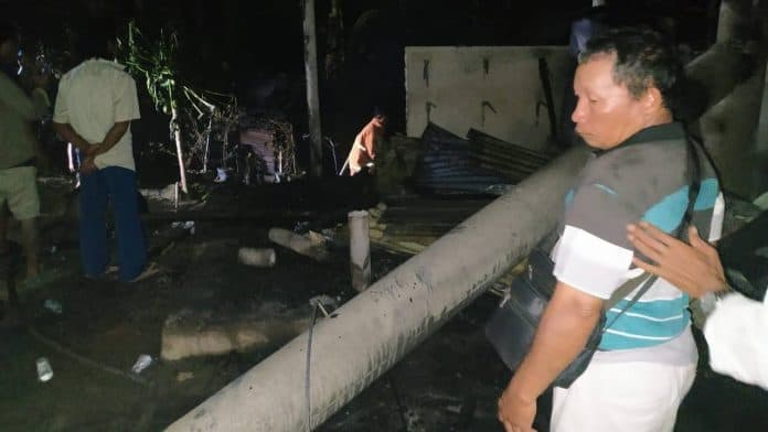 rumah_sondang_di_simalungun_terbakar_tiang_listrik_ikut_tumbang
