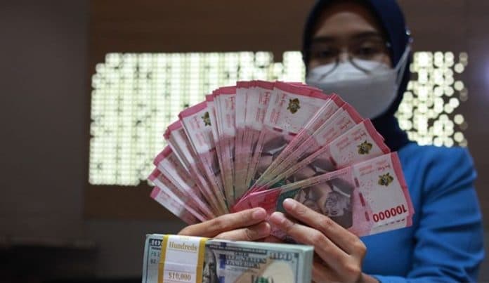 rupiah_dan_ihsg_masih_alami_tekanan_pasca_pilpres_as