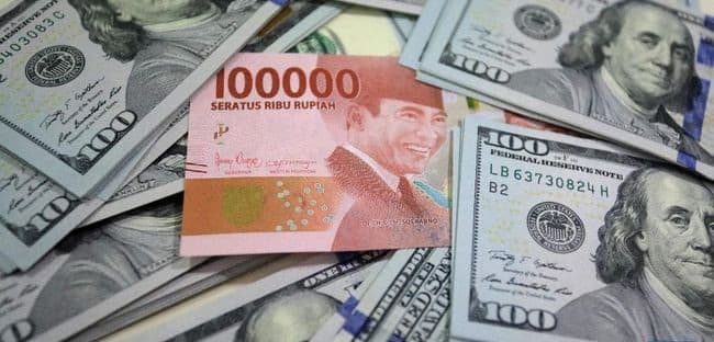 rupiah_melemah_bank_sudah_mulai_jual_dolar_rp15600