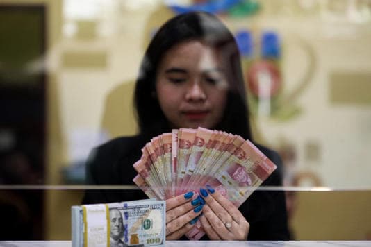 rupiah_menguat_bersama_mata_uang_asia_lainnya_dolar_as_merosot