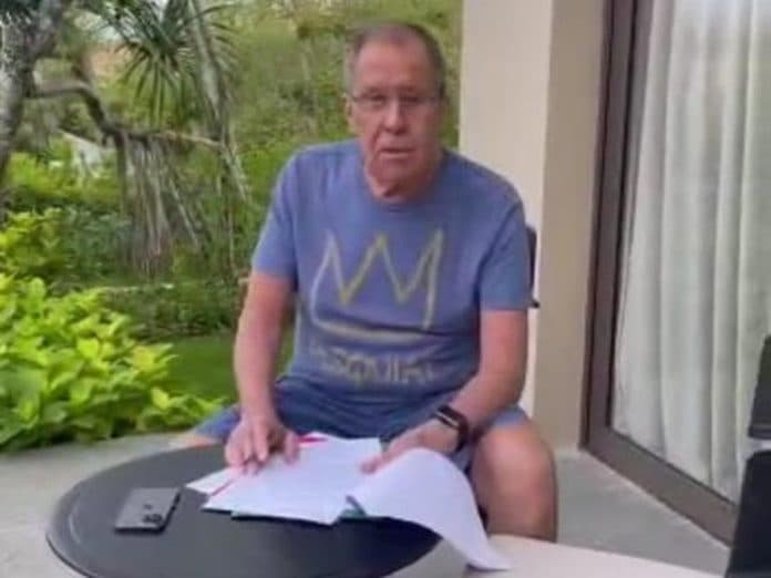 rusia_bantah_menlu_lavrov_dilarikan_ke_rs_saat_di_bali_associated_press_bohong