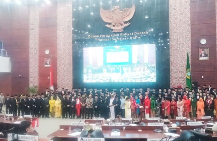 sah_99_anggota_dprd_sumut_periode_2024_2029_resmi_dilantik