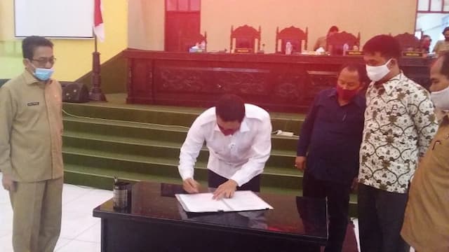 sah_dprd_setujui_lkpj_wali_kota_siantar_2019