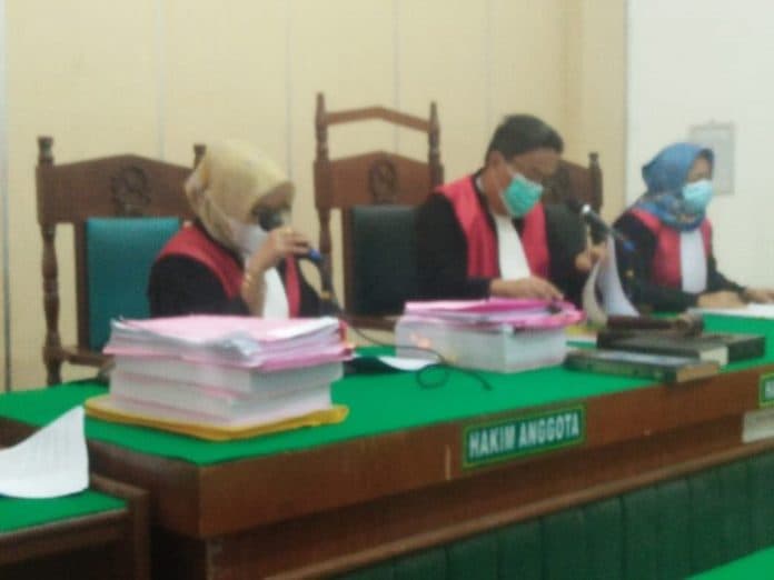 sakit_majelis_hakim_alihkan_status_tahanan_anggota_dprd_sumut