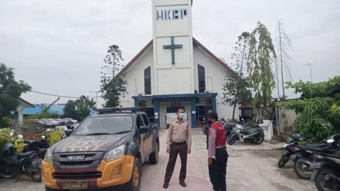 samapta_polresta_deli_serdang_rutin_amankan_ibadah_minggu