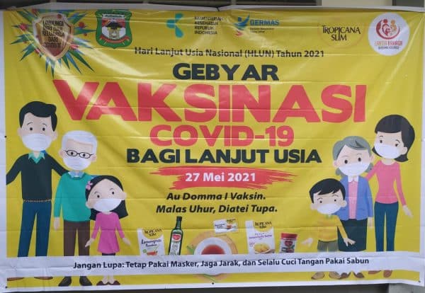sambut_hlun_2021_para_lansia_di_siantar_dapat_hadiah_vaksinasi_gratis
