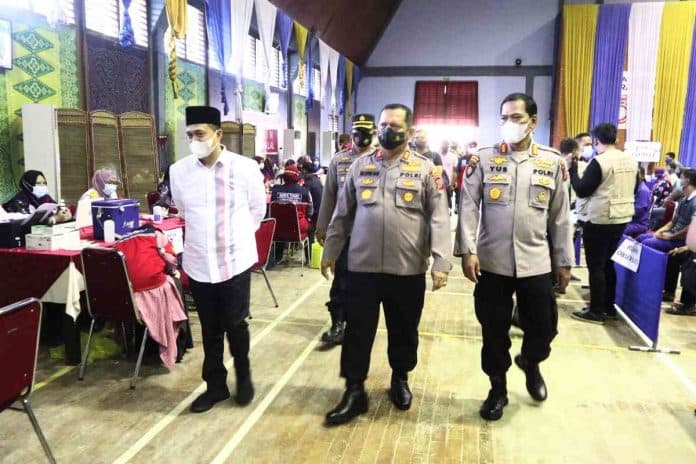 sambut_hut_bhayangkara_ke_75_ditargetkan_2000_warga_batu_bara_akan_divaksinasi