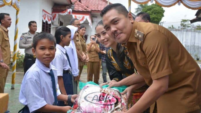 sambut_hut_ri_ke_78_pemkab_dairi_berbagi_dengan_anak_panti_asuhan