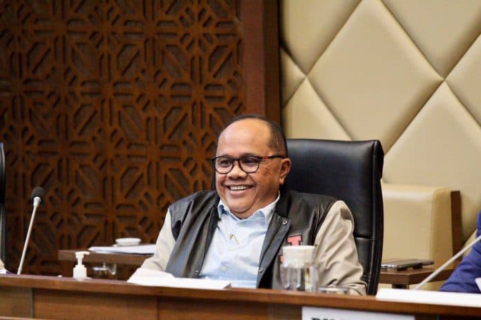 sambut_natal_2022_wakil_ketua_komisi_ii_dpr_ri_junimart_girsang_salurkan_rp330_juta_hadiah