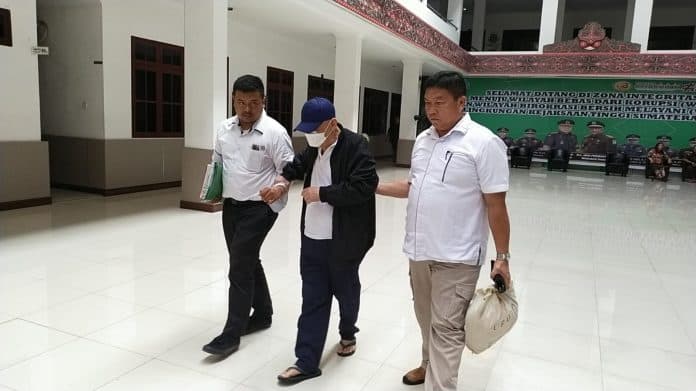 sampai_di_kejatisu_mafia_tanah_atek_segera_dikirim_ke_kejari_simalungun