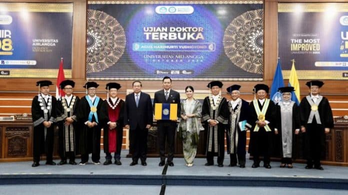 sandang_gelar_doktor_dengan_predikat_cum_laude_dari_universitas_airlangga_ahy_sampaikan_ini