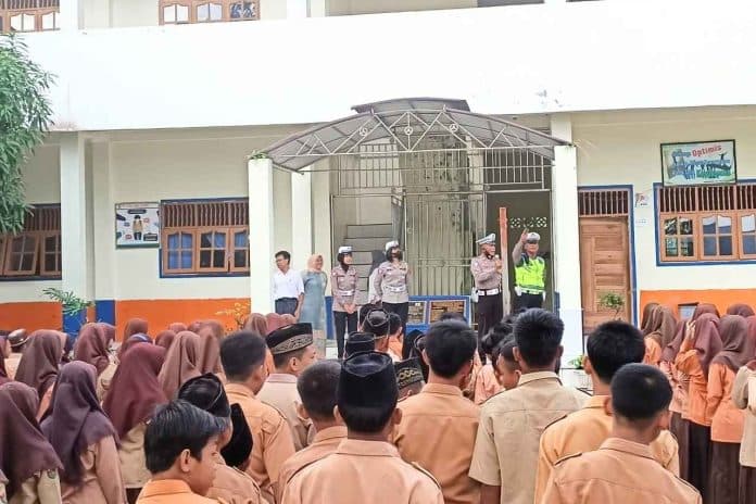 satlantas_polres_batu_bara_minta_pelajar_utamakan_keselamatan_berlalu_lintas