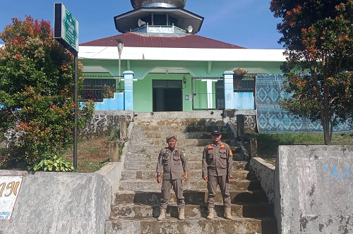 satpol_pp_pakpak_bharat_gelar_pengamanan_sholat_idulfitri_1444_h
