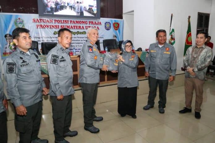 satpol_pp_sumut_apresiasi_pemko_siantar_di_bimtek_satlinmas_pilkada_2024