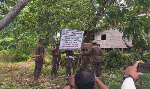 satpol_pp_sumut_cabut_plang_penguasaan_lahan_di_panti_karya_hepata_hkbp