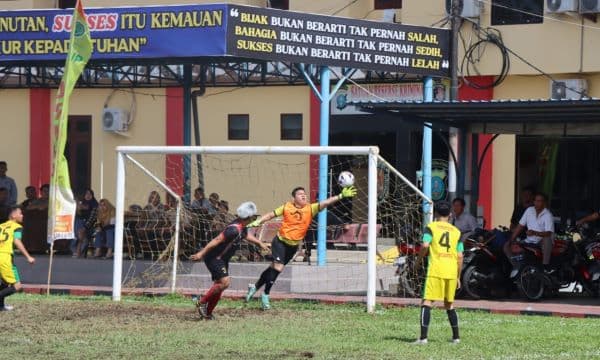 satres_narkoba_polresta_deli_serdang_juara_i_sepak_bola_mini_soccer_hut_bhayangkara