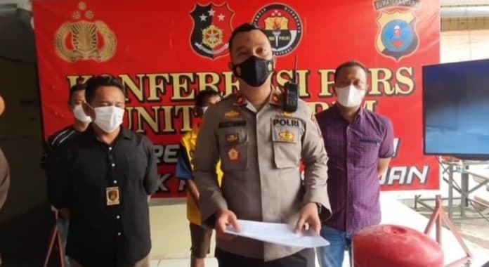 satu_dari_dua_pelaku_perampasan_tas_wanita_diringkus_polsek_percut_sei_tuan