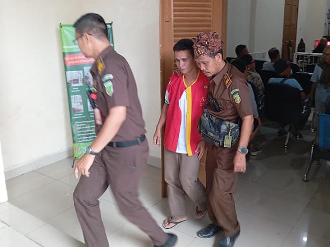 satu_dari_tiga_pelaku_pembunuhan_di_ring_road_siantar_divonis_9_tahun