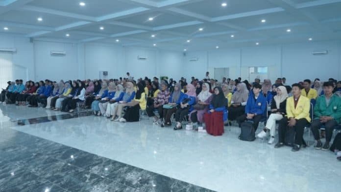 sebanyak_132_mahasiswa_terima_beasiswa_dari_pemkab_asahan