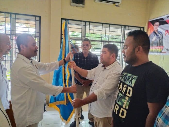 secara_aklamasi_tohong_pangondian_kembali_pimpin_pwi_paluta
