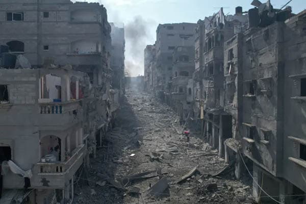 sedikitnya_45_orang_tewas_usai_serangan_israel_di_kamp_pengungi_gaza
