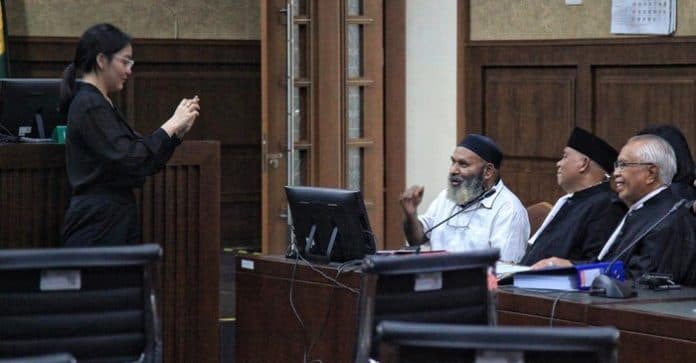 sehari_habiskan_rp_1_miliar_untuk_makan_penyidikan_lukas_enembe_masuki_tahap_akhir