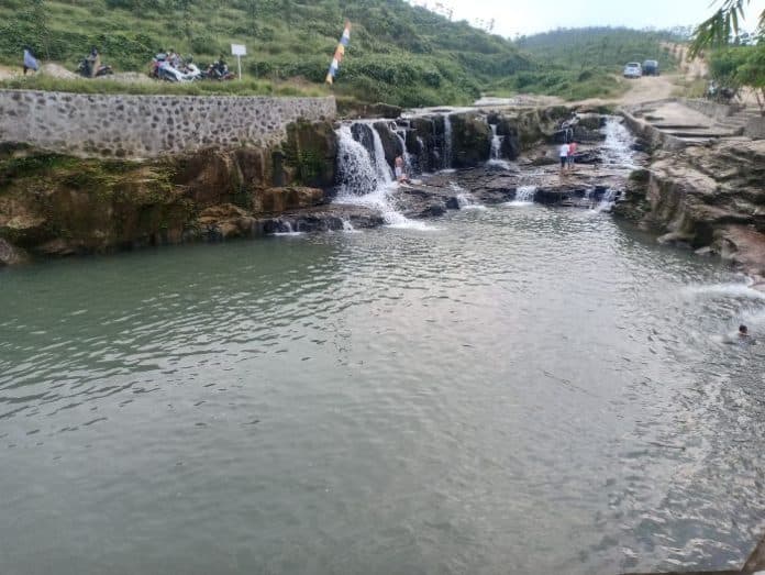 sejuknya_air_di_pemandian_tangkahan_raja_eks_lokasi_galian_c_yang_dialiri_3_sungai_kini_jadi_destinasi_wisata