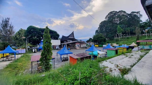 sejumlah_fasilitas_di_destinasi_wisata_super_prioritas_danau_toba_parapat_terbengkalai
