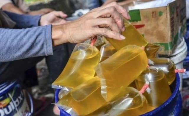 sejumlah_komoditas_pangan_turun_minyak_goreng_dan_bawang_putih_kompak_naik