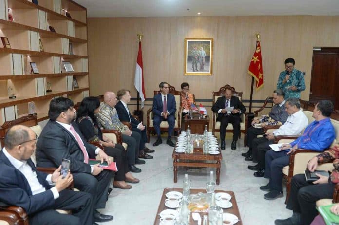 sejumlah_masalah_isu_kesehatan_menjadi_topik_yang_dibahas_gubernur_edy_bersama_dubes_amerika