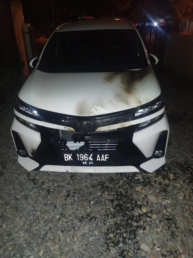 sejumlah_pria_molotov_rumah_manurung_di_sunggal