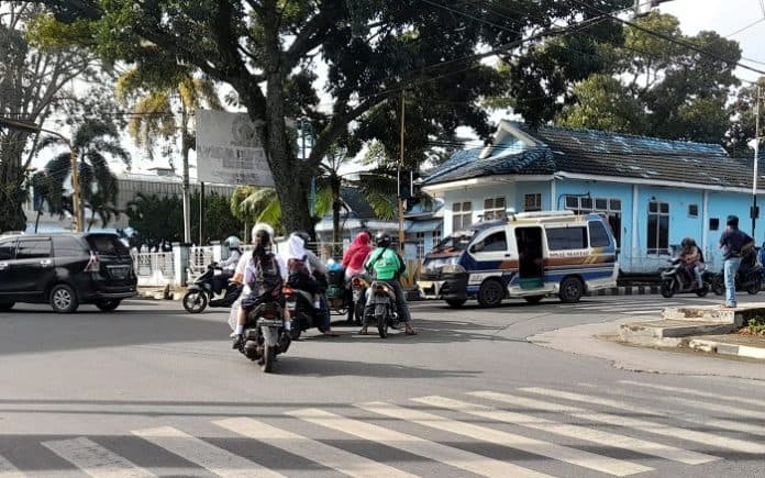 sejumlah_traffic_light_di_siantar_mati_kondisi_jalan_semrawut_dan_nyaris_tabrakan