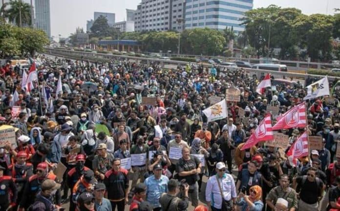 sekali_lagi_kangkangi_demokrasi_rakyat_siap_people_power