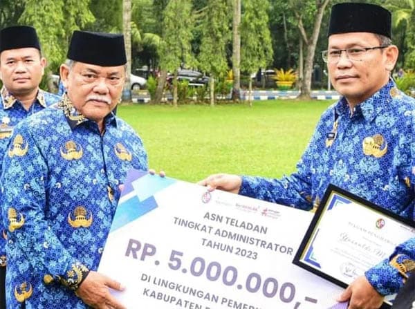 sekdisdik_deli_serdang_beda_pendapat_dengan_bawahan_soal_potongan_pkbm