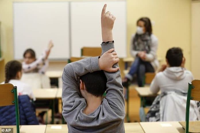 sekolah_dibuka_70_anak_di_prancis_terinfeksi_covid_19
