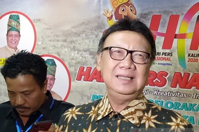 selain_putra_tjahjo_sopir_dan_asisten_pribadinya_positif_covid_19
