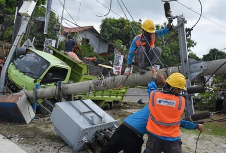 selama_pandemi_corona_74_posko_perkuat_layanan_kelistrikan_dibentuk_pln