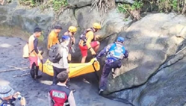 selamatkan_turis_jerman_turis_australia_malah_tergulung_ombak_hingga_tewas