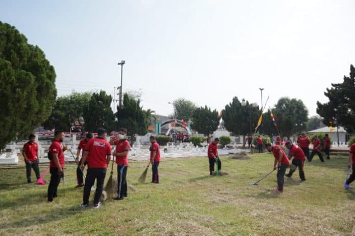 semarak_hari_dharma_karya_dhika_lapas_kelas_ii_b_tebing_tinggi_bersih_bersih_tmp
